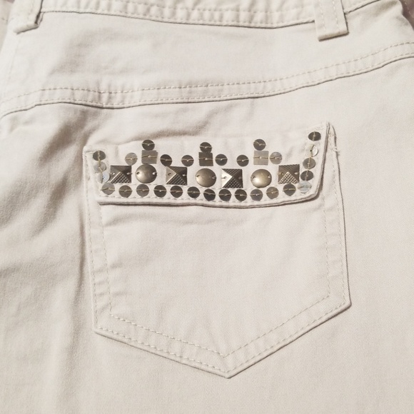 Ruby Rd.  Capris - Picture 8 of 8